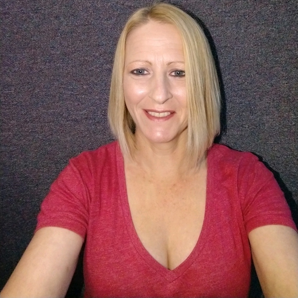 Meet your Posher, Dana